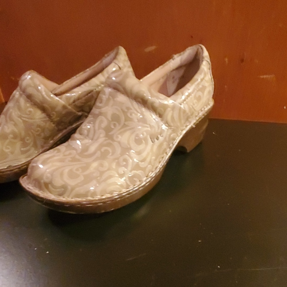 Born Clogs - image 4